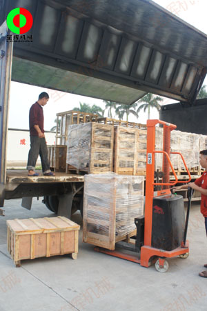 越南經銷客戶訂購的魚蝦采肉機及球根莖切菜機于近日出貨。