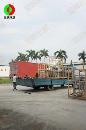 上?？蛻舳ㄖ频臏u流洗菜機及相關生產線組合設備發貨了...