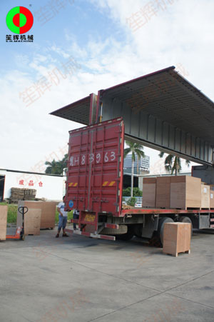 海外訂單逐步回暖,客戶大批蔬果處理加工設備裝車發往海關出貨！