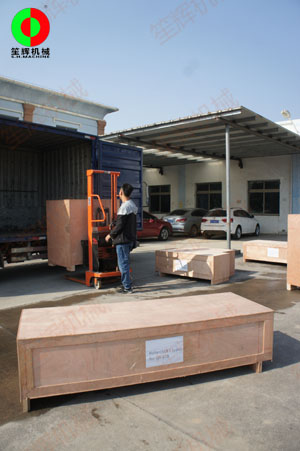 春節假期前最后一批海外定單完成，蔬果清洗加工機械裝車發貨！