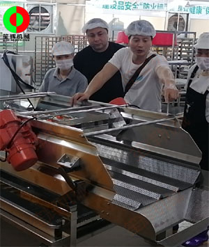 渦流洗菜機等蔬果加工設備送達客戶工廠,現場指導安裝和使用!