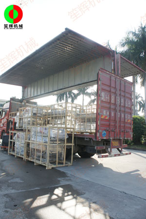 打蒜泥機及洗菜機裝車發貨！